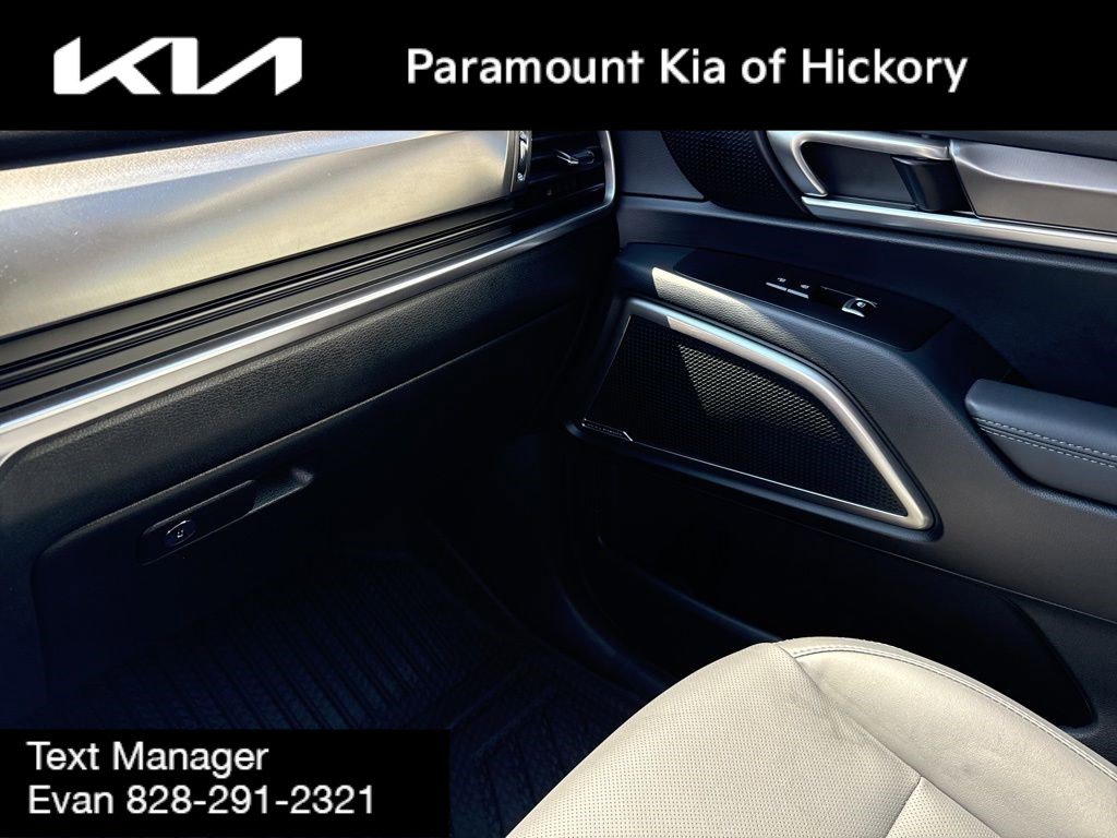 Used 2025 Kia Telluride S image 32