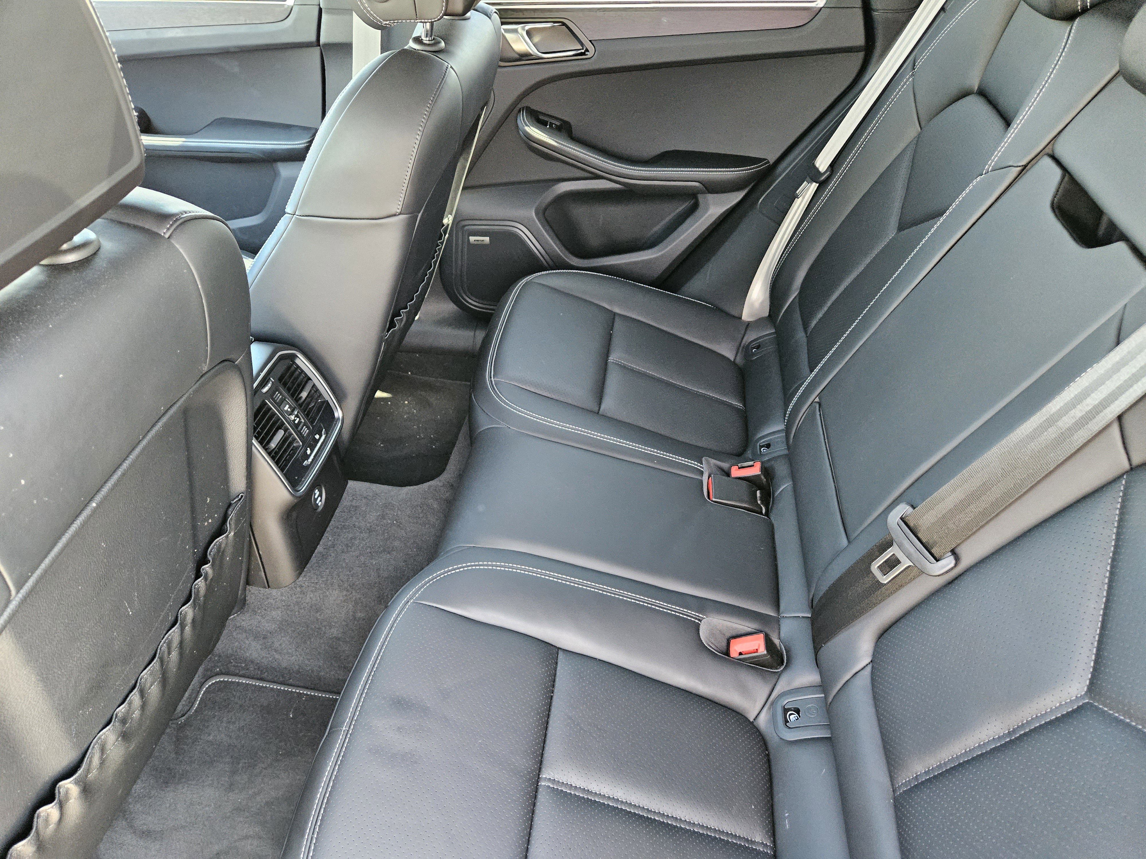 Certified 2024 Porsche Macan GTS image 29