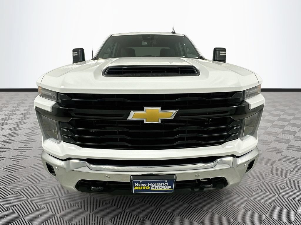Used 2025 Chevrolet Silverado 3500 W/T w/ WT/CX Safety Package AWD/4WD image 3