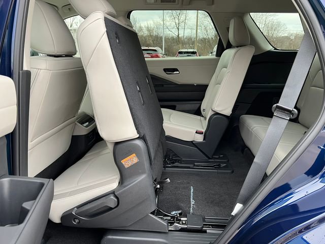 New 2026 Nissan Pathfinder SL image 5