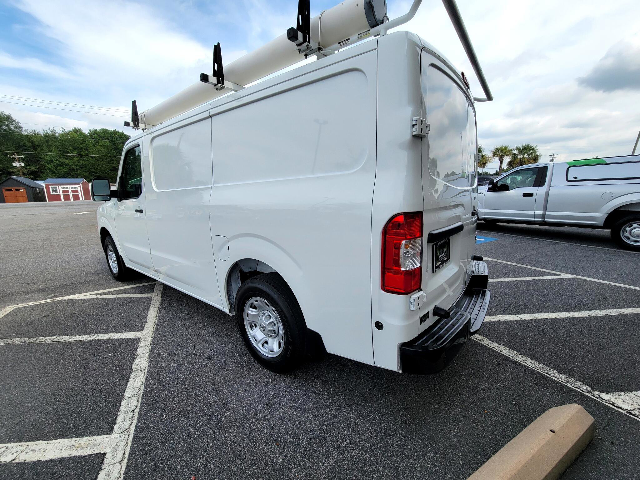 Used 2020 Nissan NV 2500 SV image 13