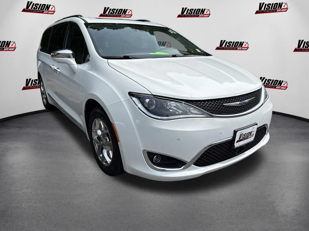 Used 2019 Chrysler Pacifica Limited w/ Advanced Safetytec Group FWD image 3