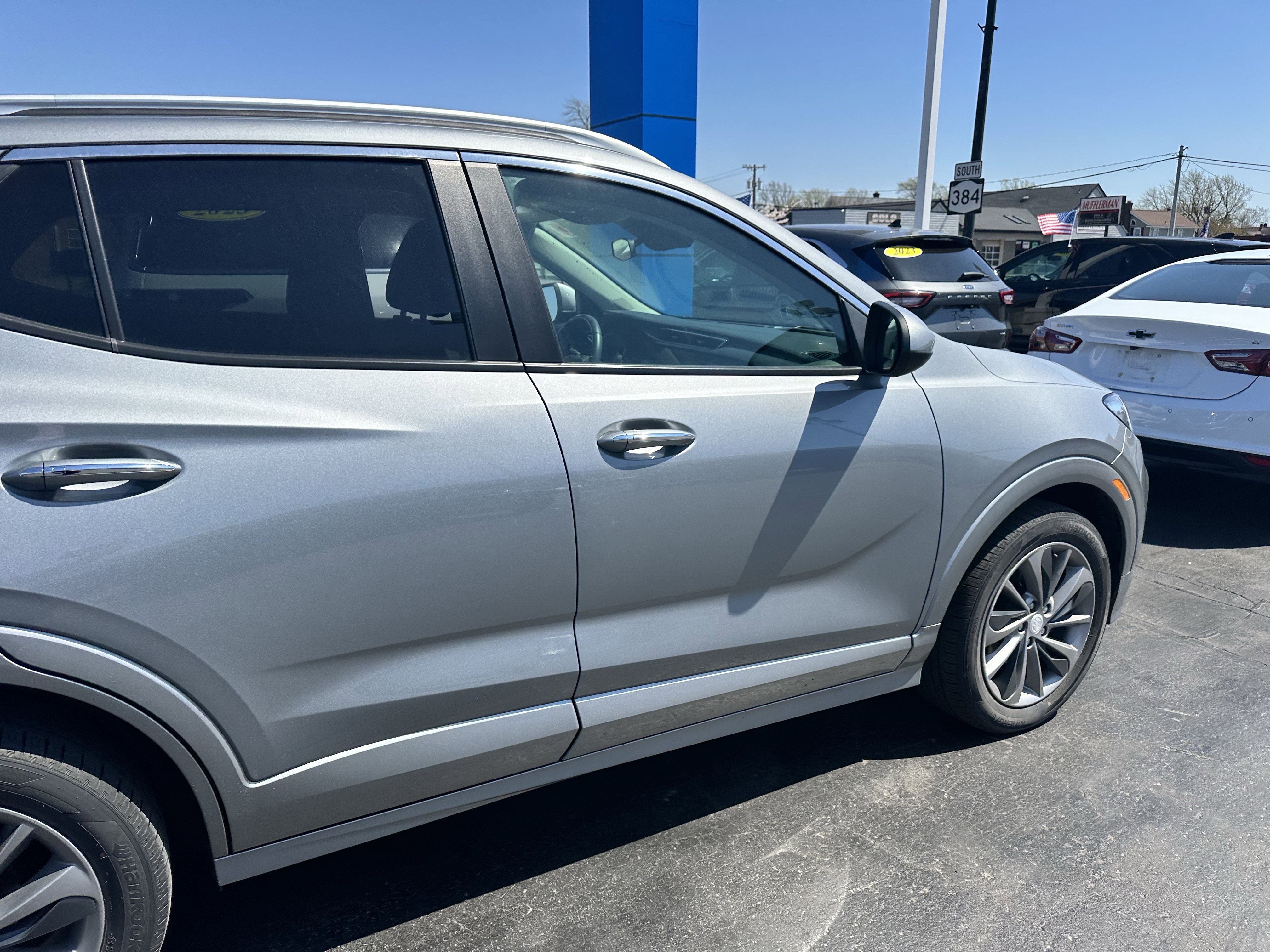 Used 2023 Buick Encore GX Select w/ Sport Touring Package FWD image 10