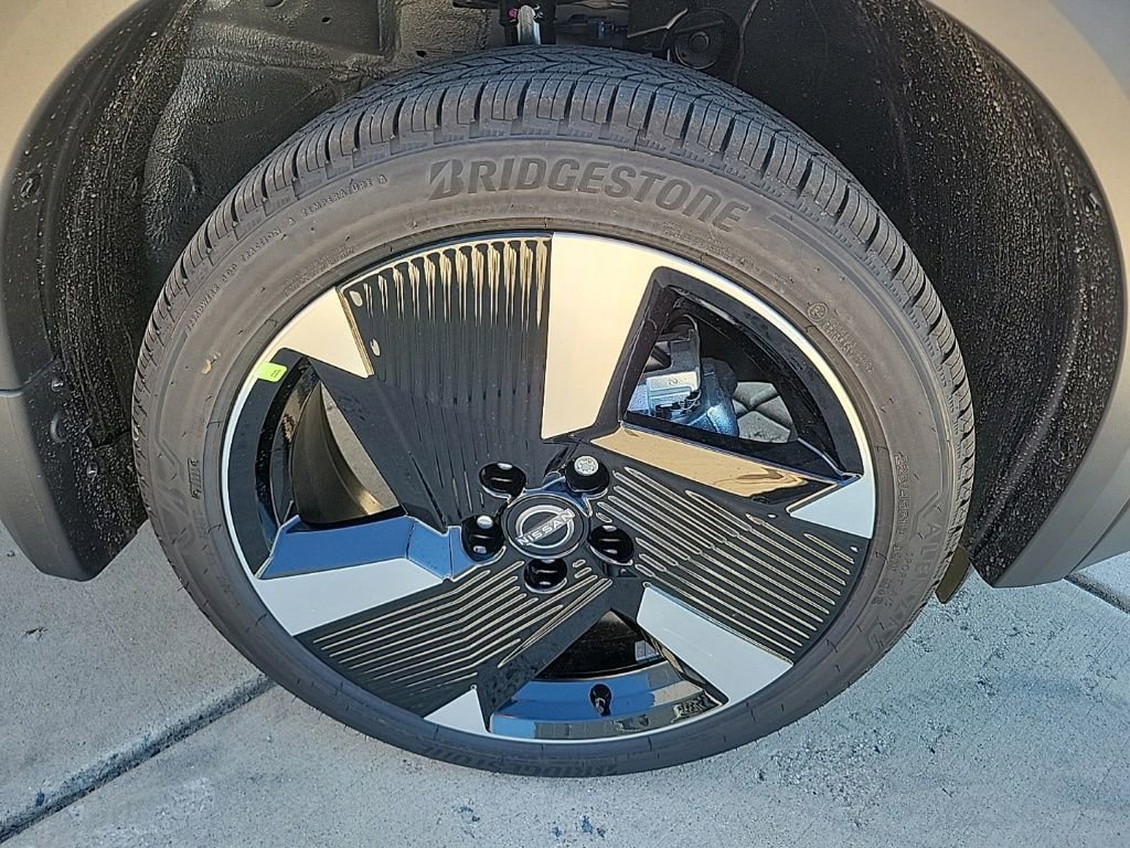 New 2025 Nissan Kicks SR w/ SR Premium Package image 9