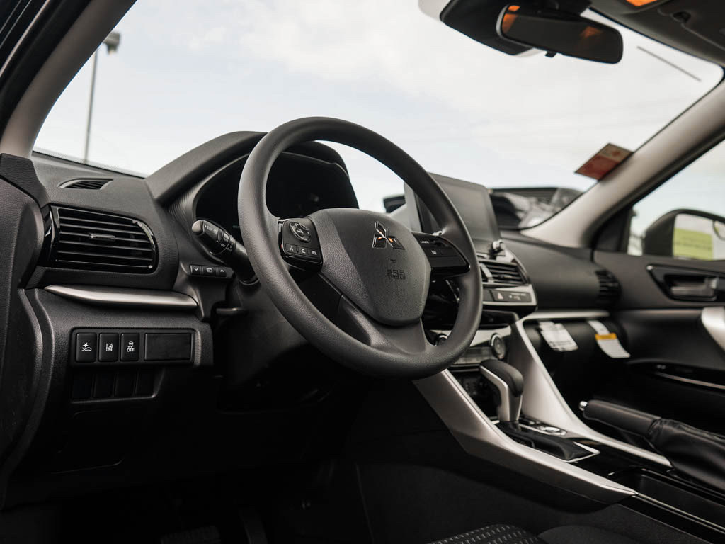 New 2026 Mitsubishi Eclipse Cross LE AWD/4WD image 17