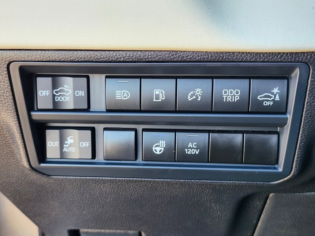 Used 2025 Toyota Tundra Capstone AWD/4WD image 22