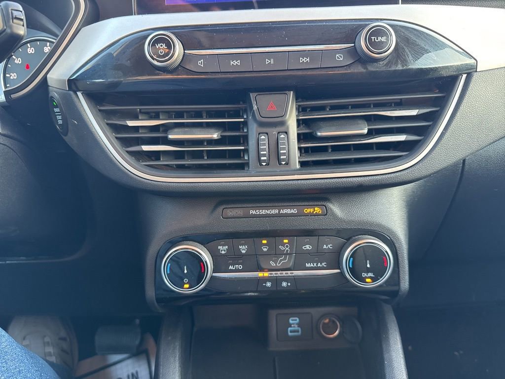 Used 2022 Ford Escape SE image 27