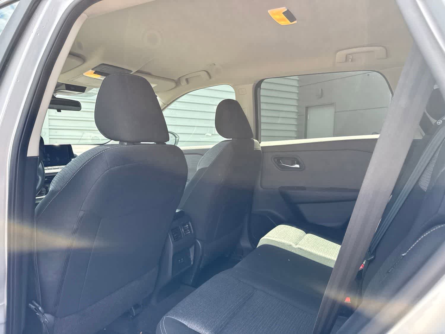 Used 2023 Nissan Rogue SV AWD/4WD image 8