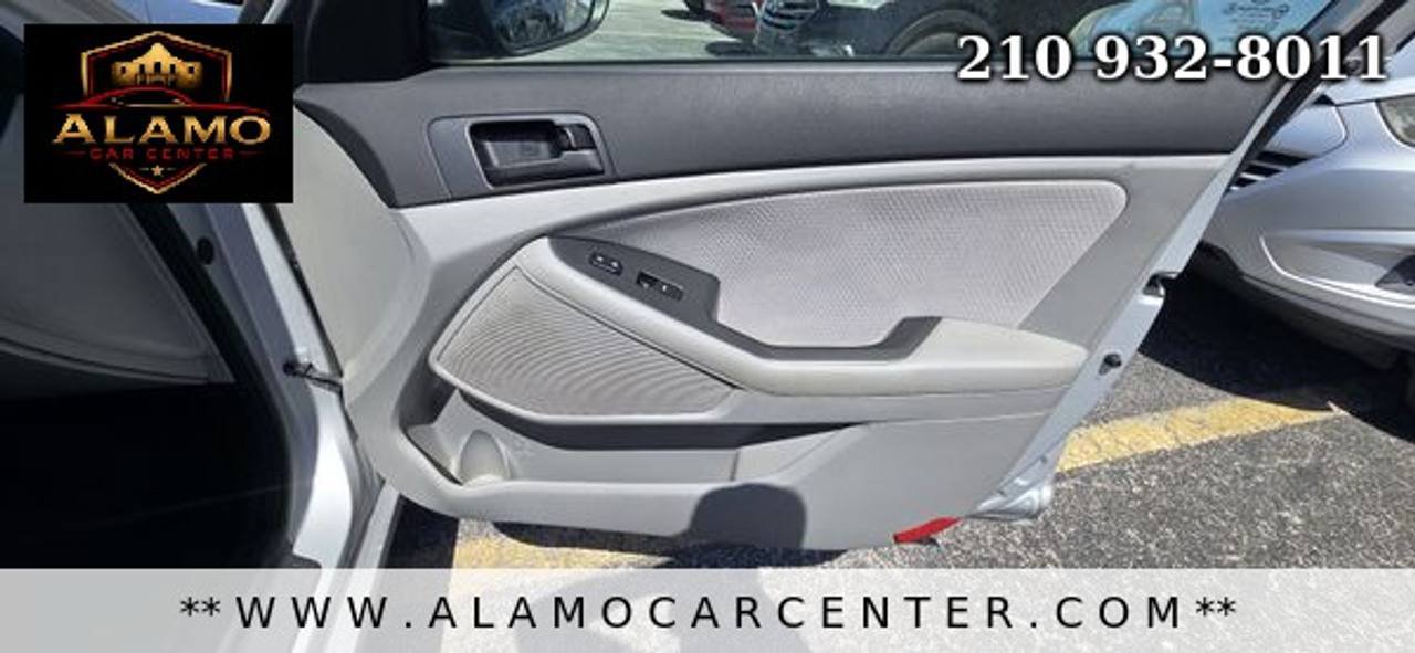 Used 2011 Kia Optima LX FWD image 18