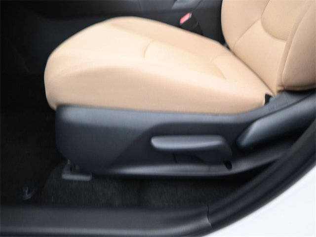 Used 2025 Toyota RAV4 LE image 9