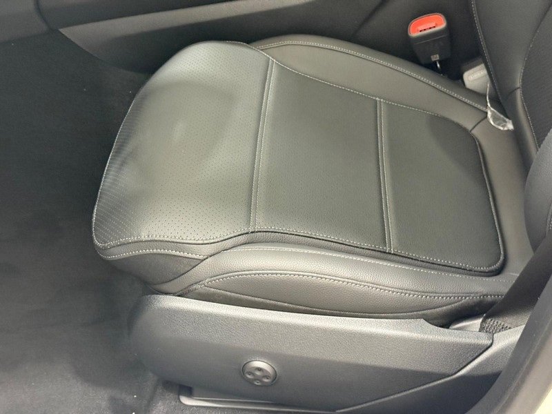New 2025 Mercedes-Benz GLC 300 4MATIC image 16