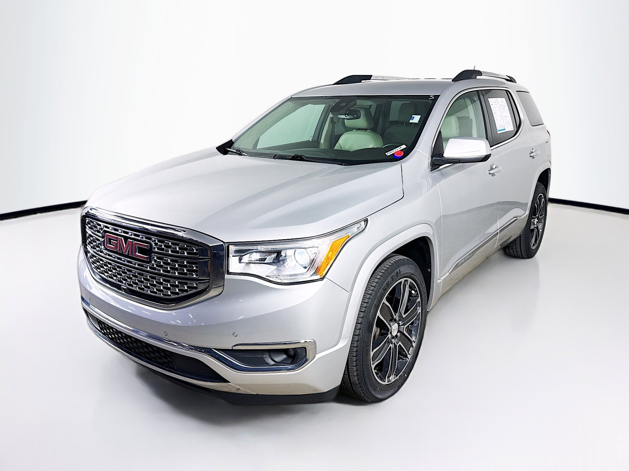 Used 2018 GMC Acadia Denali w/ Technology Package image 4