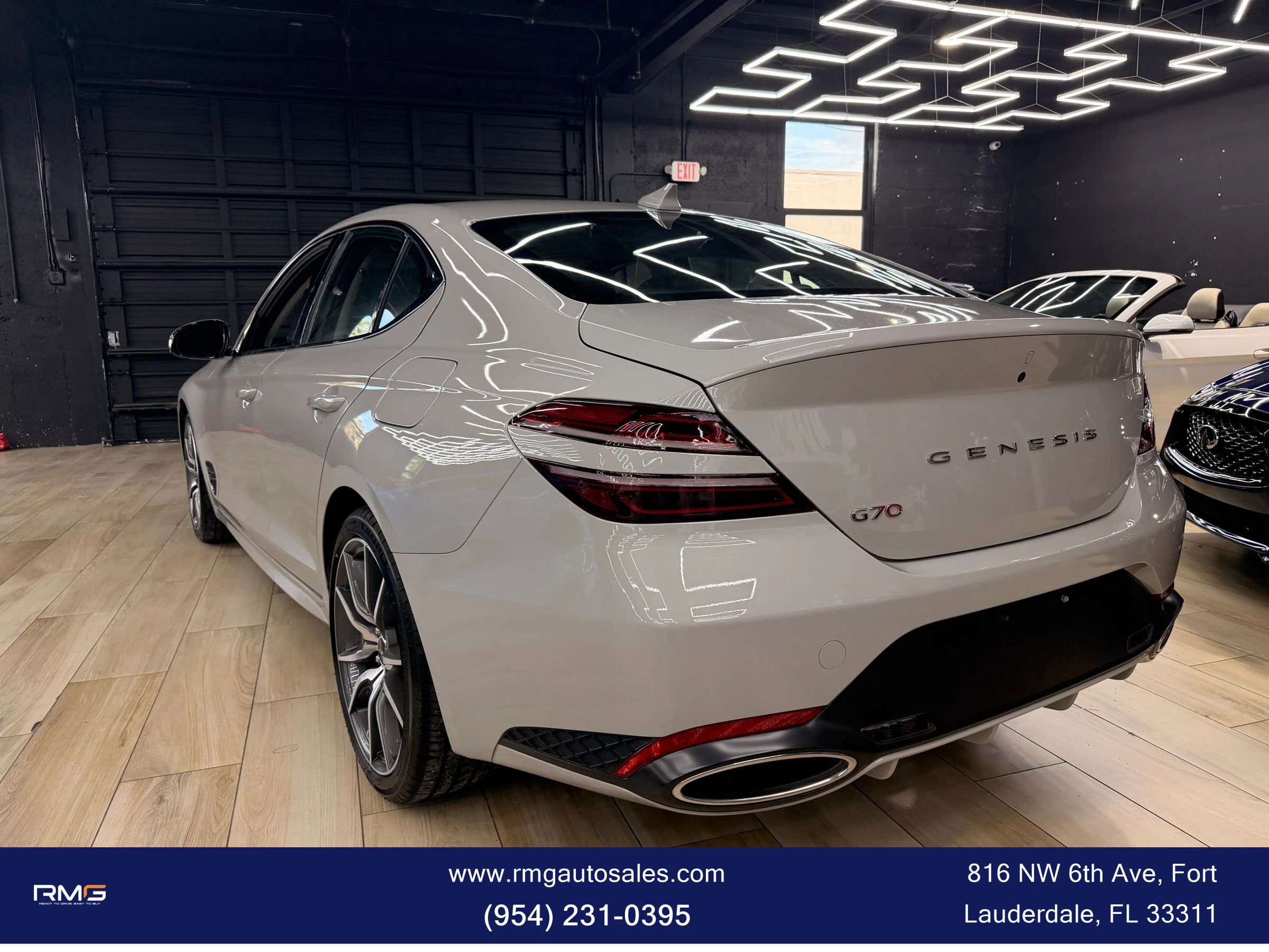Used 2025 Genesis G70 2.5T RWD image 3