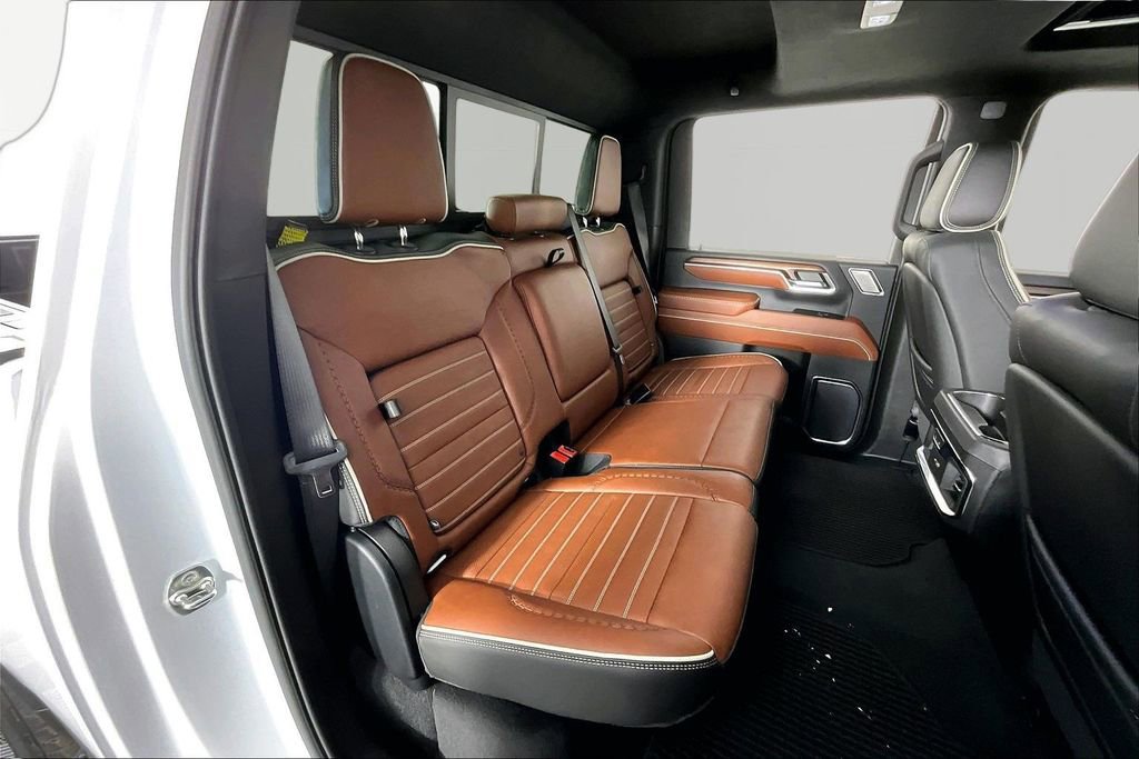 Used 2025 GMC Sierra 2500 Denali Ultimate w/ Max Trailering Package AWD/4WD image 22