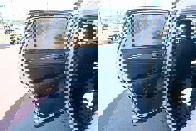 New 2026 Volkswagen Atlas Cross Sport SE image 12