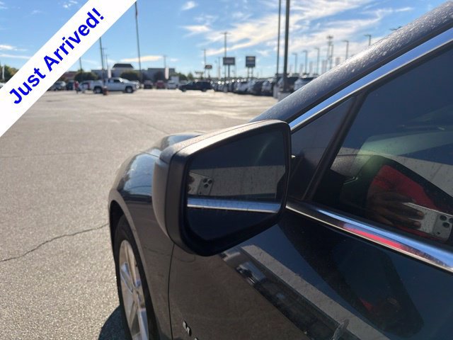 Used 2022 Chevrolet Malibu LS FWD image 12