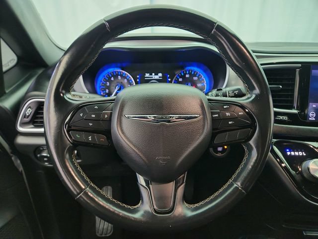 Used 2018 Chrysler Pacifica Touring Plus w/ S Appearance Package FWD image 12