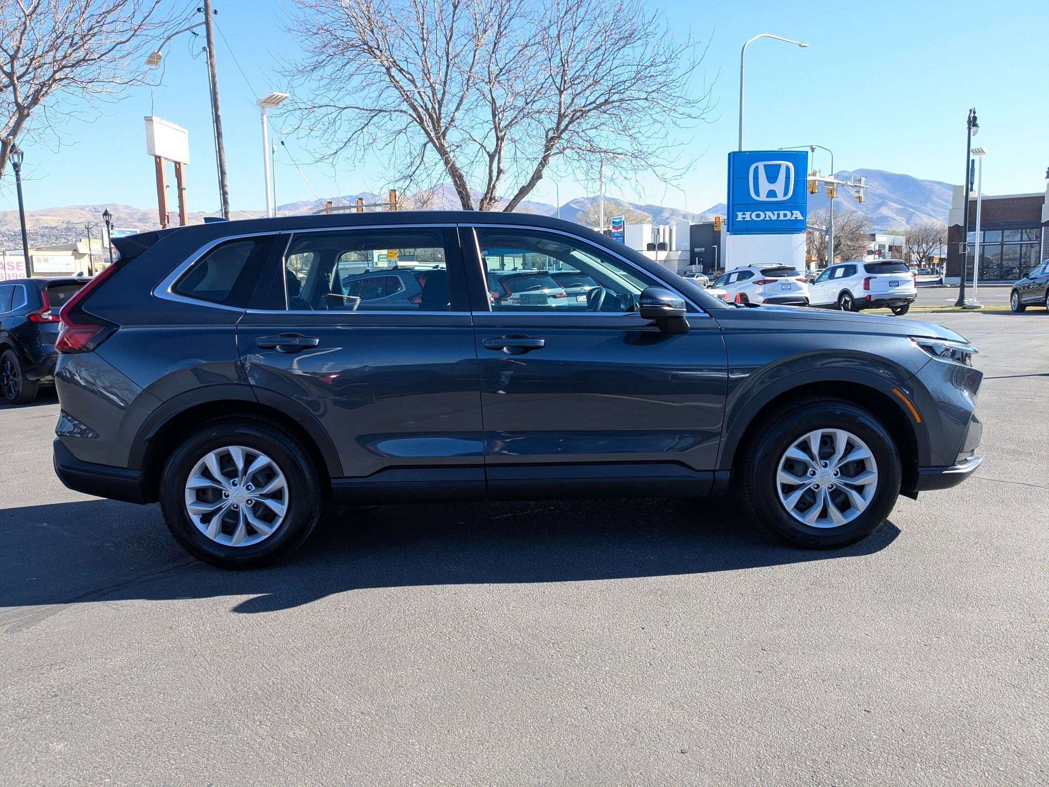 Used 2023 Honda CR-V LX image 2