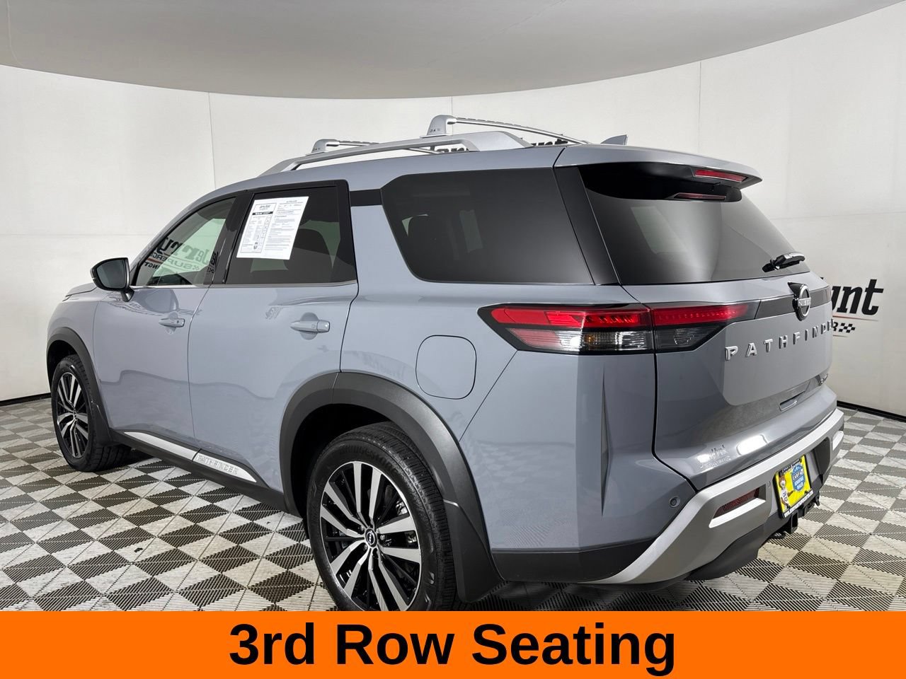 Used 2025 Nissan Pathfinder Platinum w/ Cargo Package FWD image 9