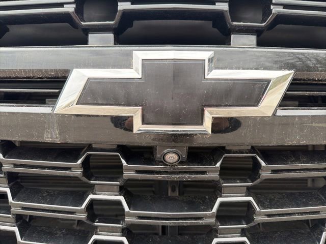 Used 2023 Chevrolet Tahoe Z71 w/ Luxury Package AWD/4WD image 9