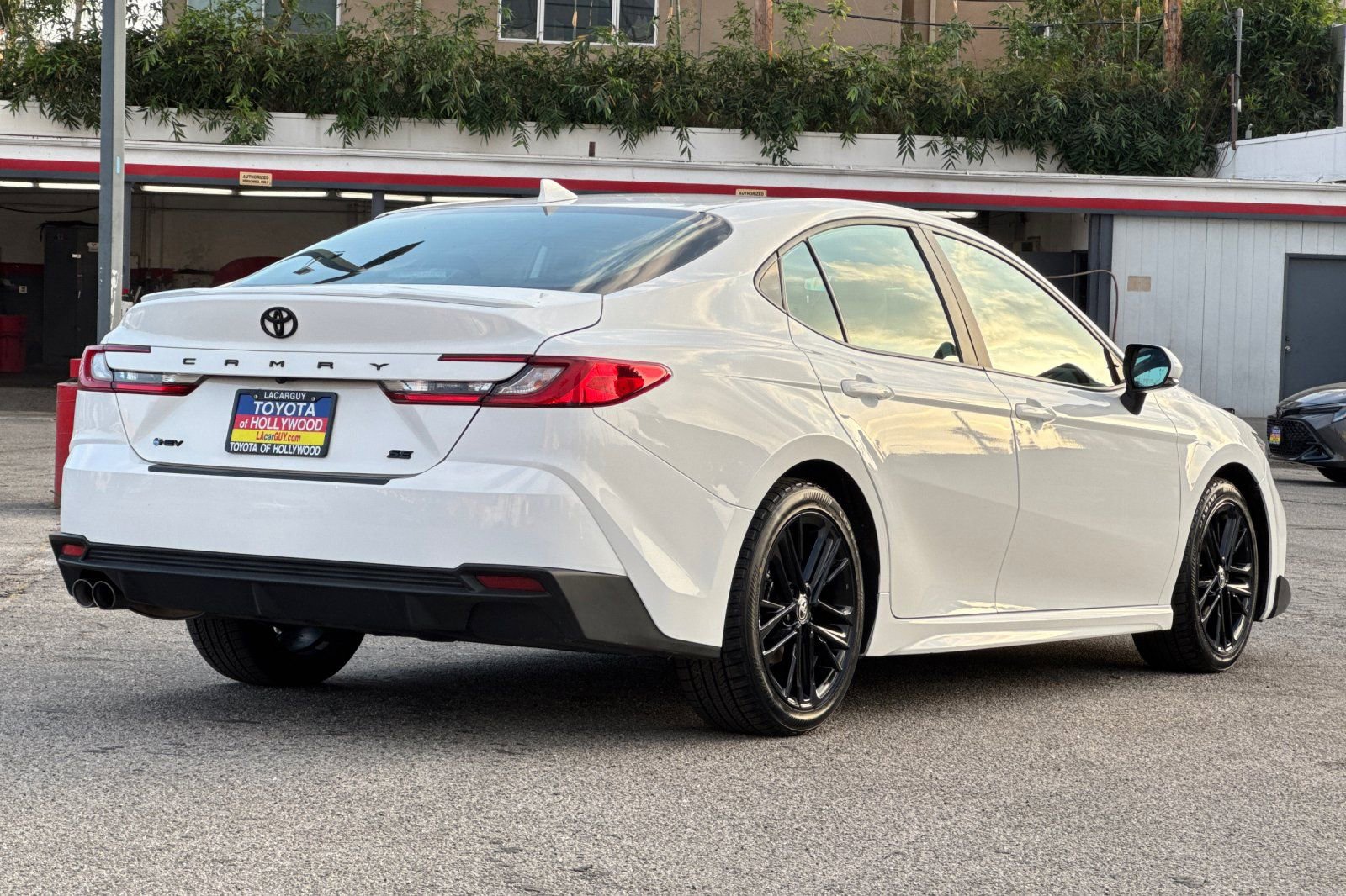 Certified 2025 Toyota Camry SE image 4