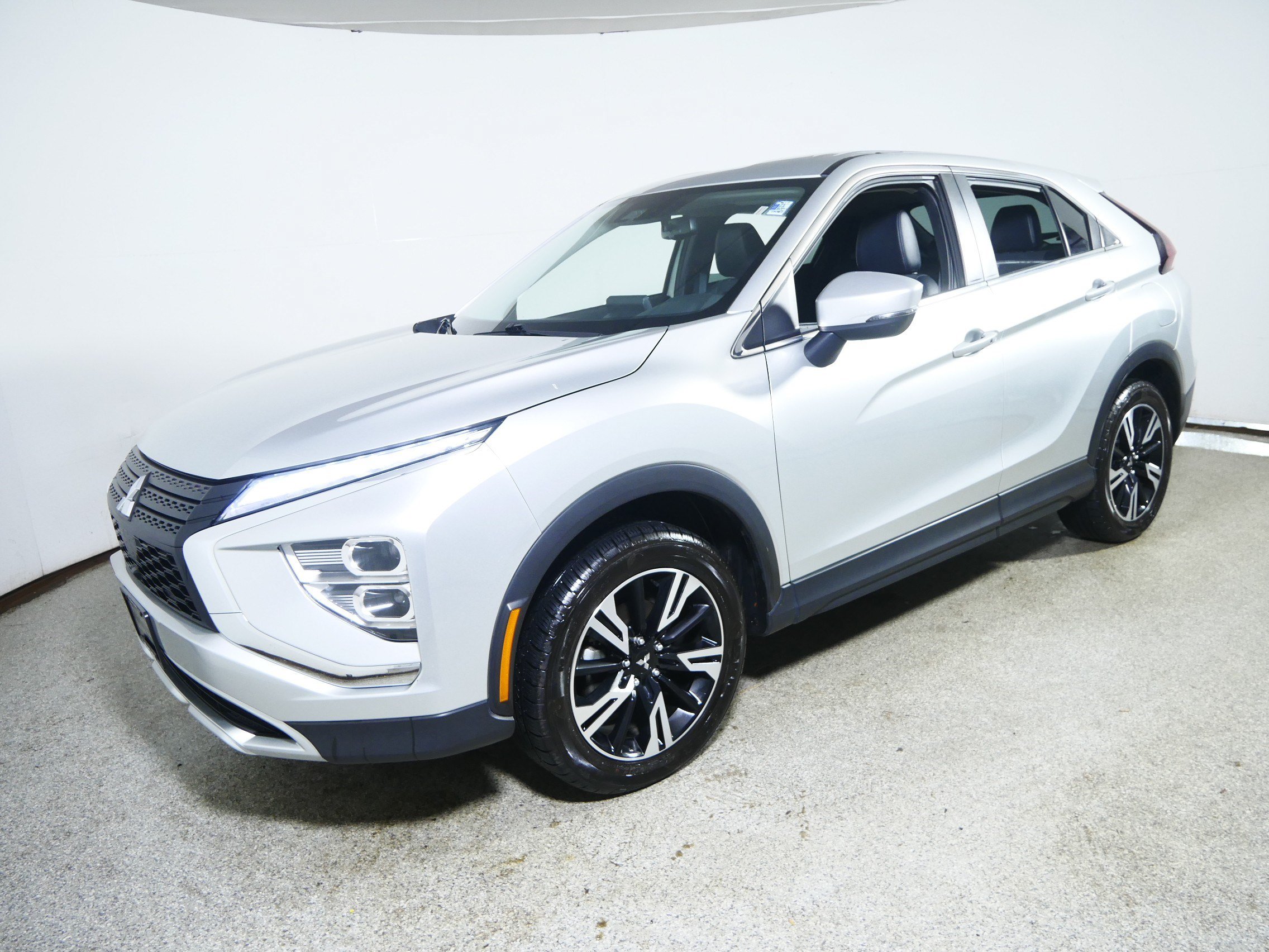 Used 2024 Mitsubishi Eclipse Cross SE AWD/4WD image 3