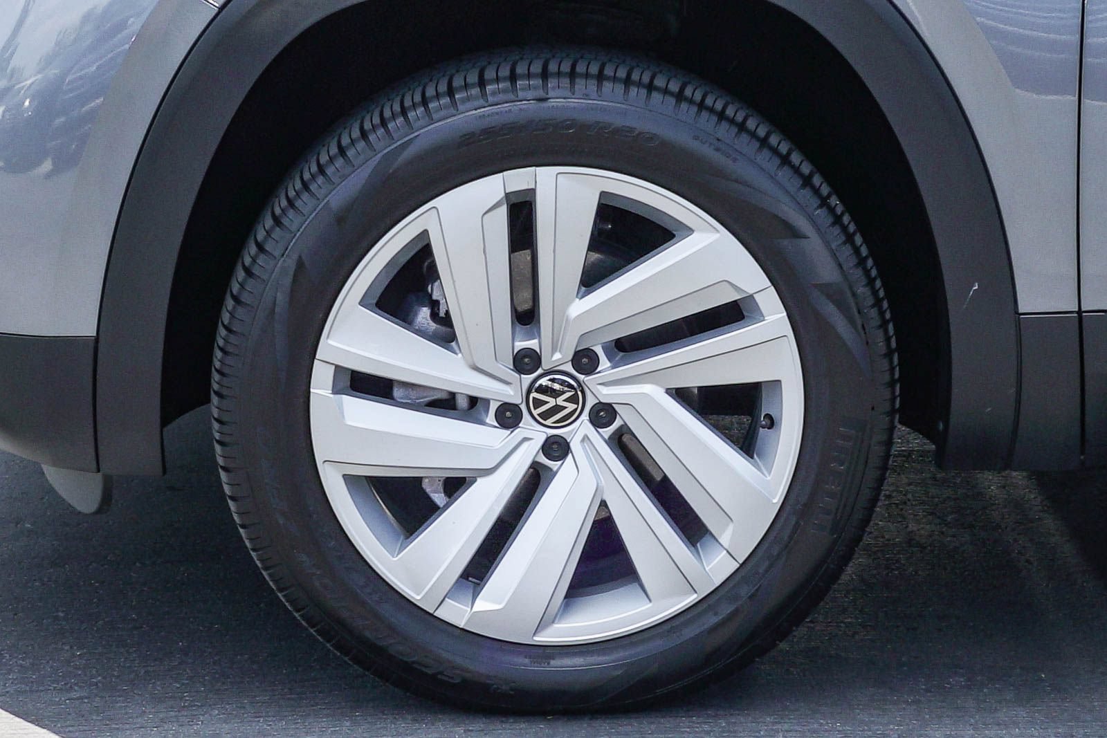 Certified 2023 Volkswagen Atlas Cross Sport SE FWD image 11