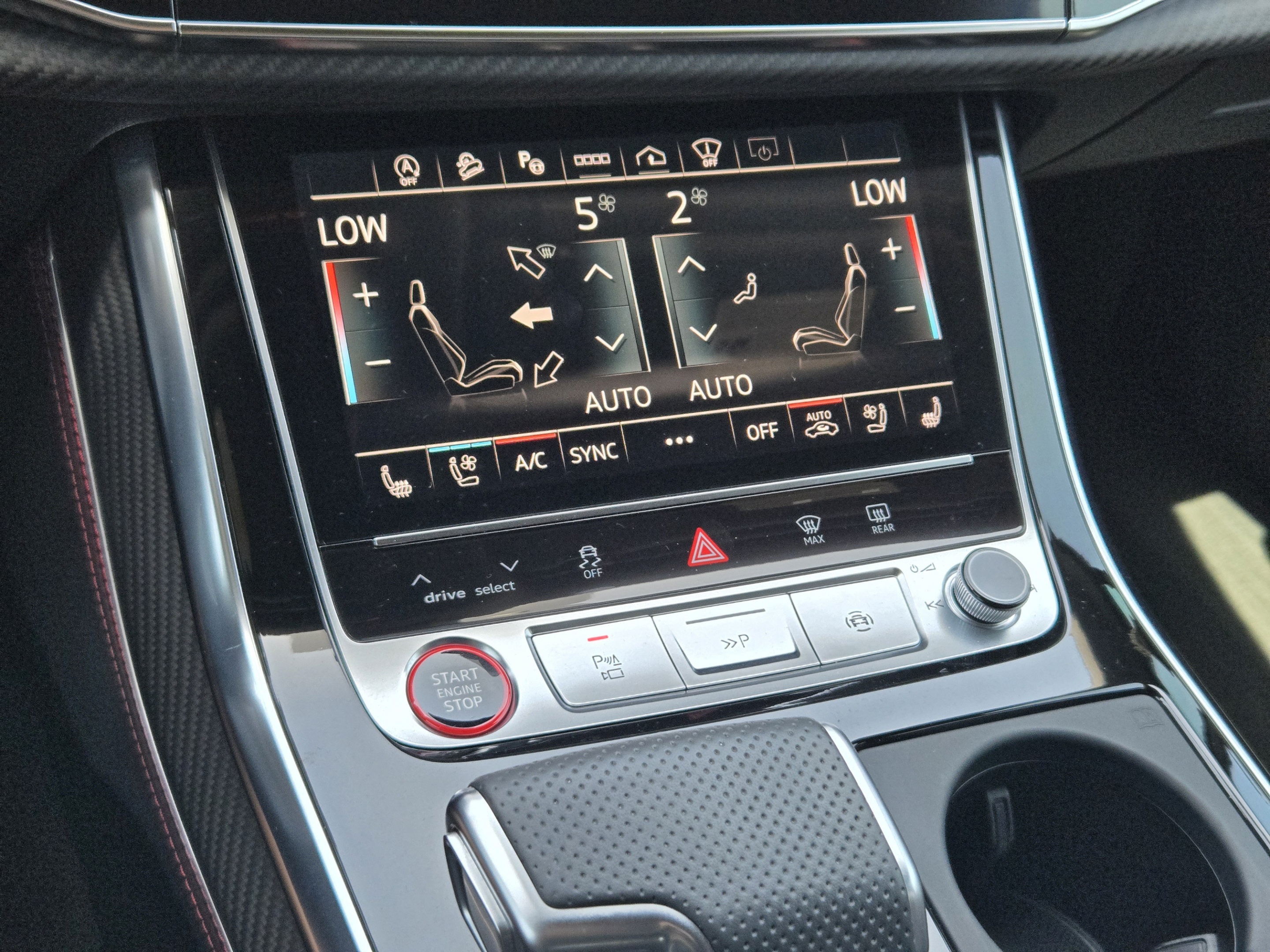 Used 2025 Audi SQ7 Prestige AWD/4WD image 17
