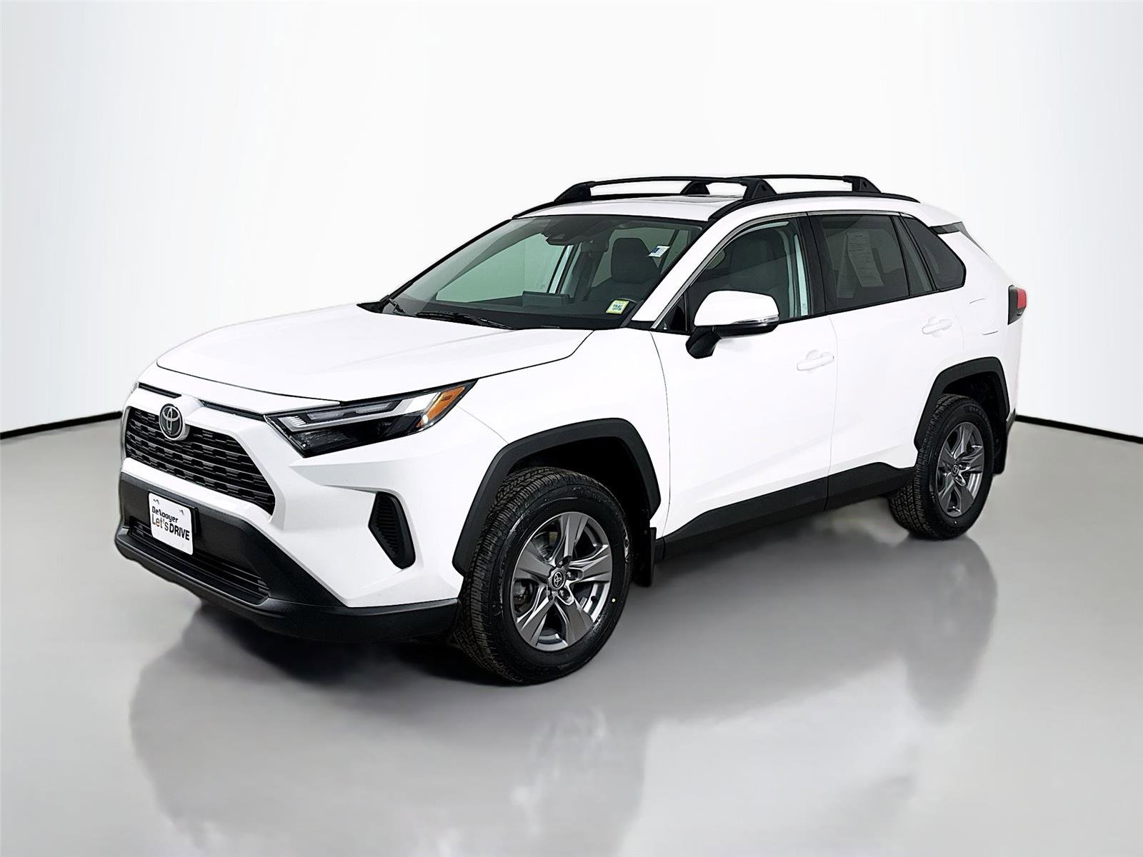 Used 2022 Toyota RAV4 XLE w/ Convenience Package image 5