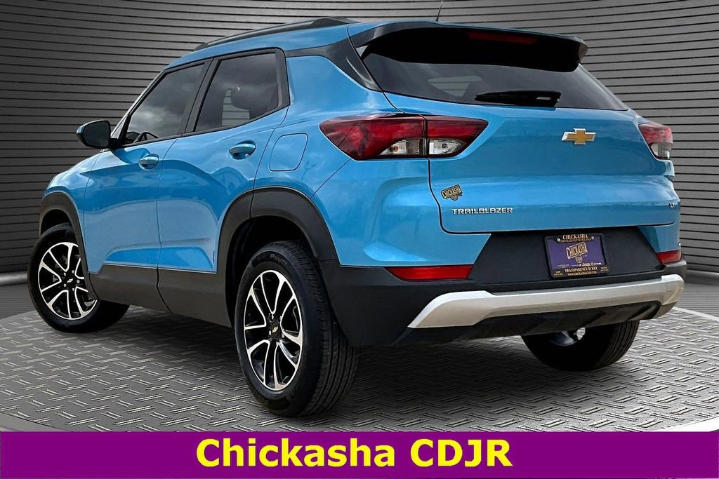 Used 2025 Chevrolet TrailBlazer LT image 4