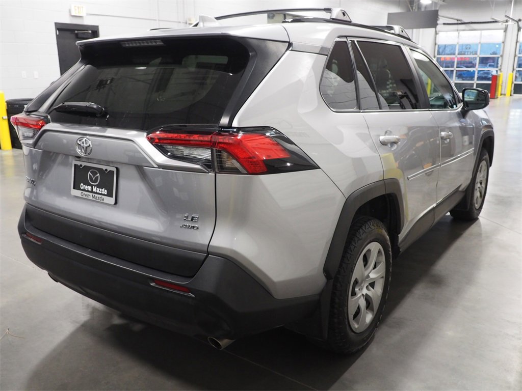 Used 2021 Toyota RAV4 LE image 4
