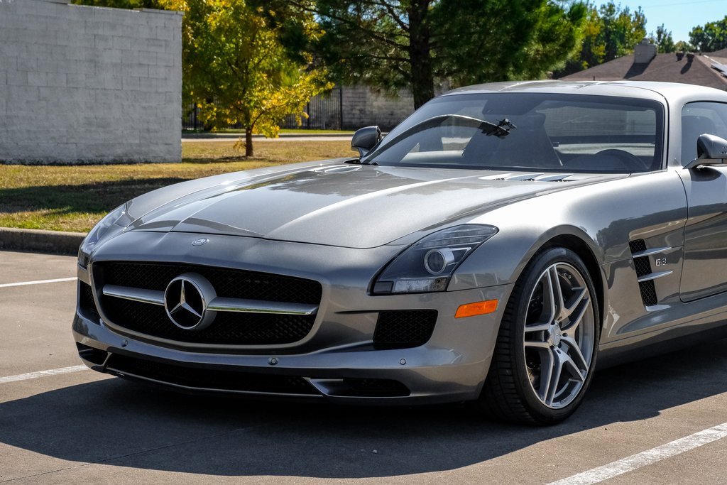 Used 2011 Mercedes-Benz SLS AMG Coupe image 8