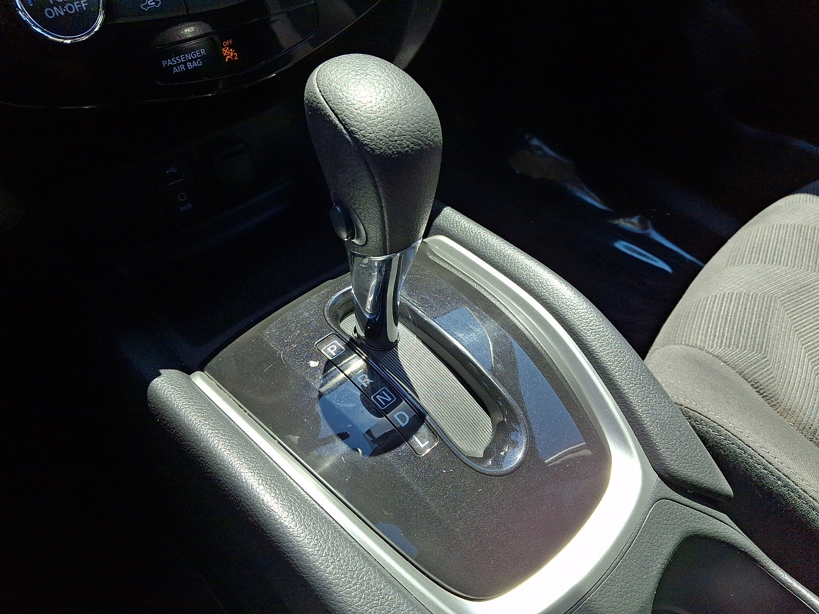 Used 2016 Nissan Rogue SV AWD/4WD image 14