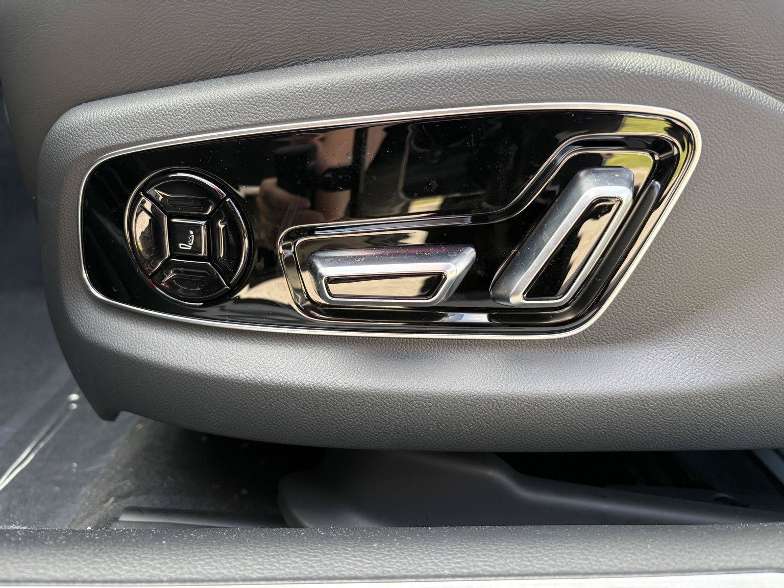 New 2026 Audi A8 L 3.0T AWD/4WD image 11