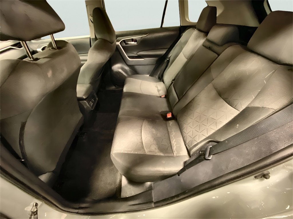 Used 2021 Toyota RAV4 XLE image 16