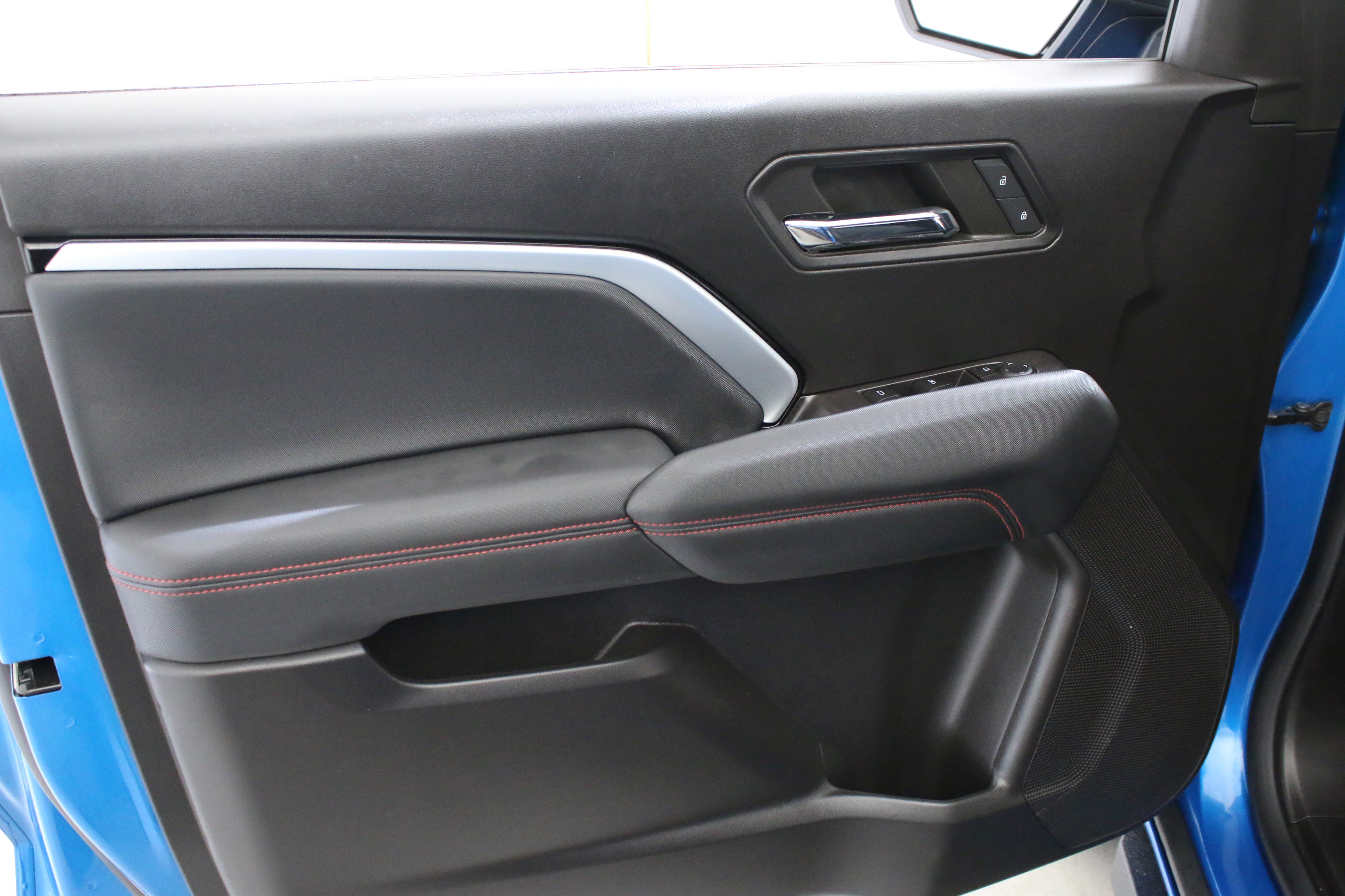 Used 2023 Chevrolet Colorado Z71 w/ Z71 Convenience Package 2 image 20