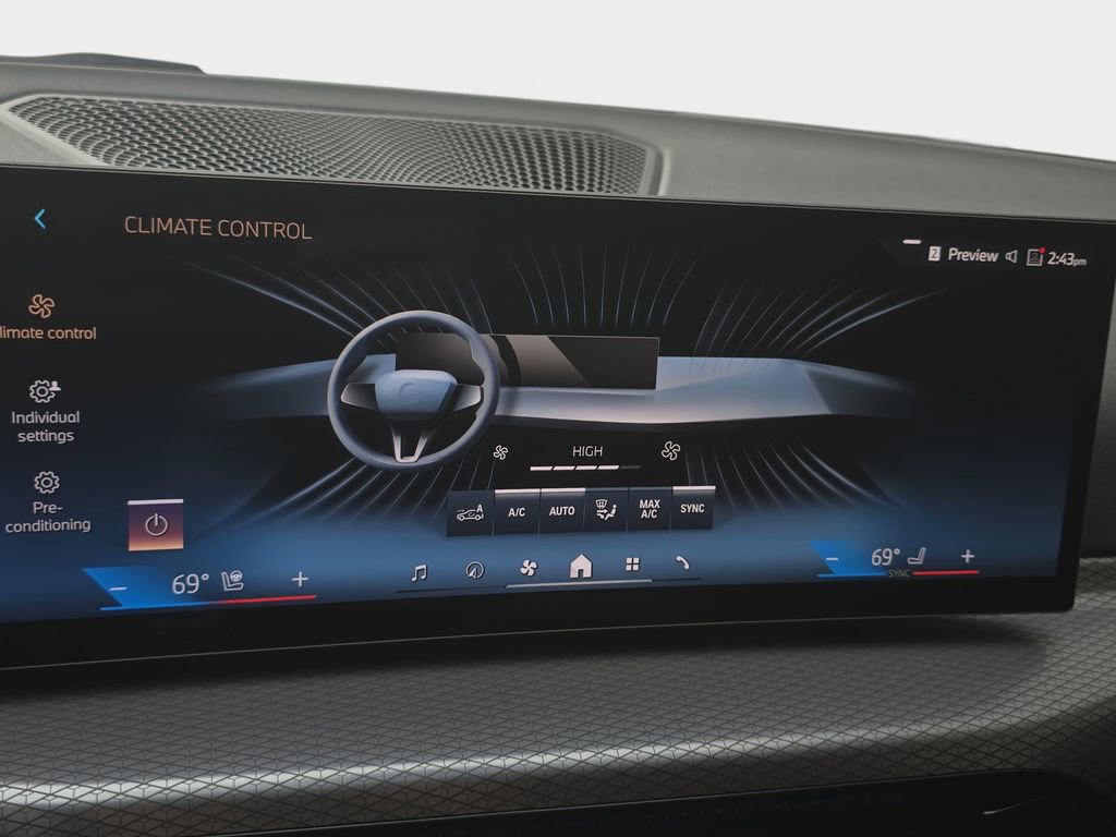 Used 2025 BMW 430i Coupe w/ M Sport Package image 24