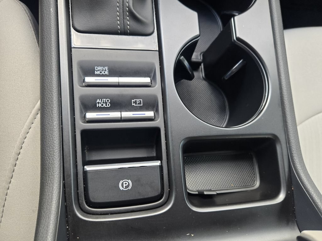 Certified 2025 Hyundai Sonata SE FWD image 18