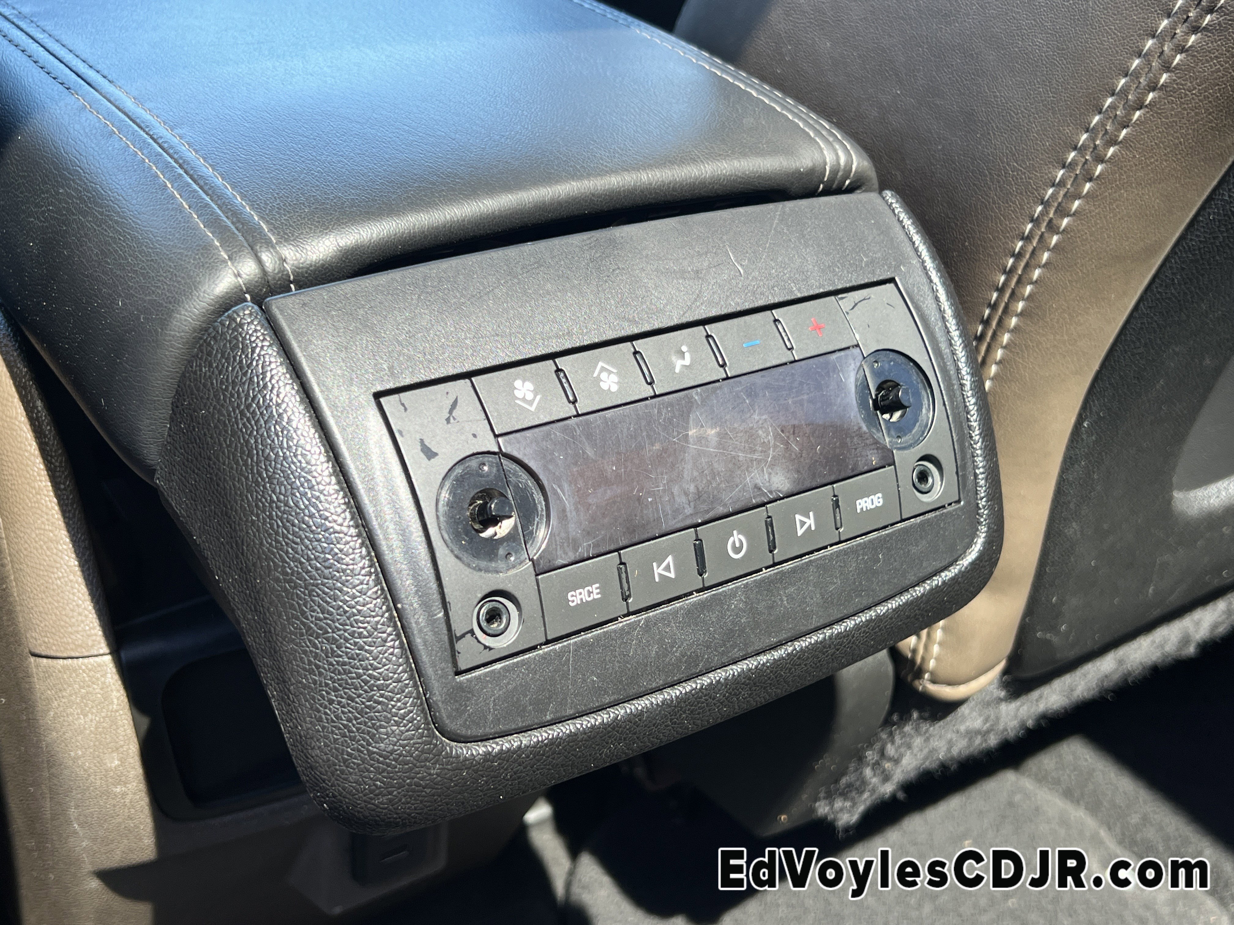 Used 2014 GMC Acadia SLT image 31
