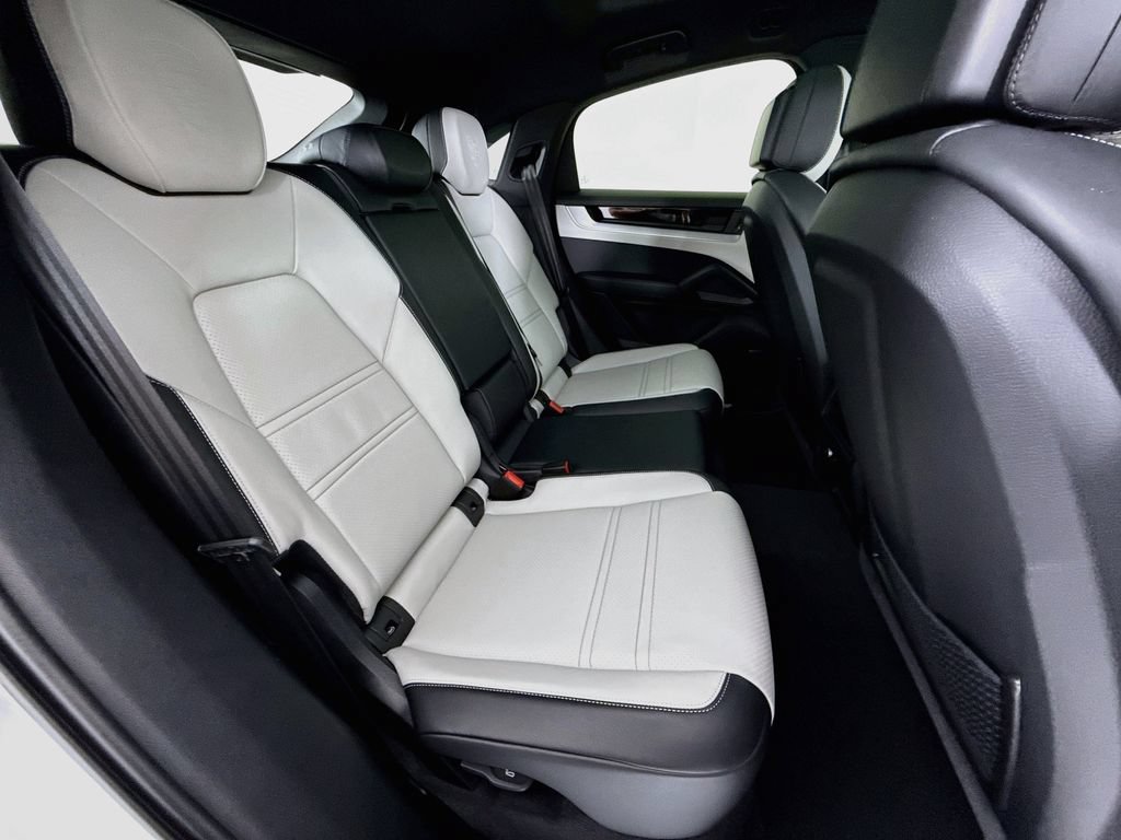 New 2026 Porsche Cayenne Coupe AWD/4WD image 29