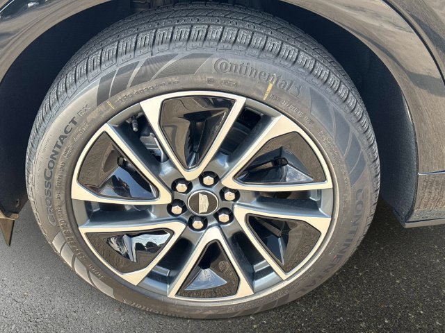 New 2027 Cadillac Optiq Sport w/ LPO, Floor Liner Package AWD/4WD image 9