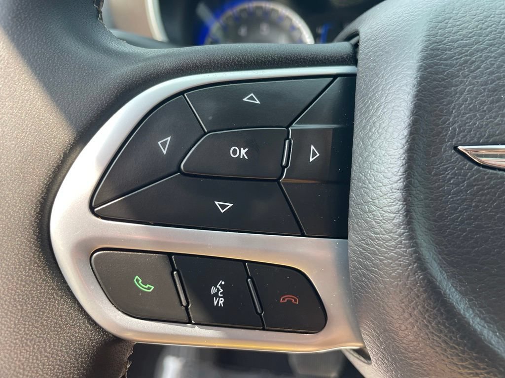 Used 2023 Chrysler Voyager LX FWD image 32
