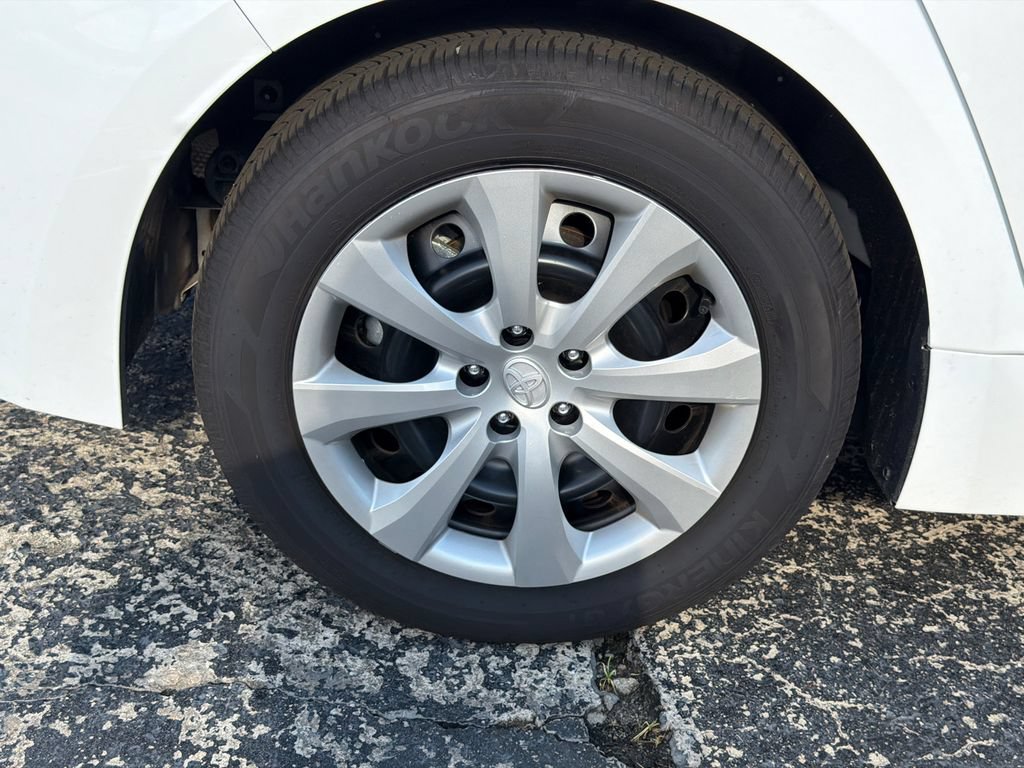 Used 2026 Toyota Corolla LE FWD image 21