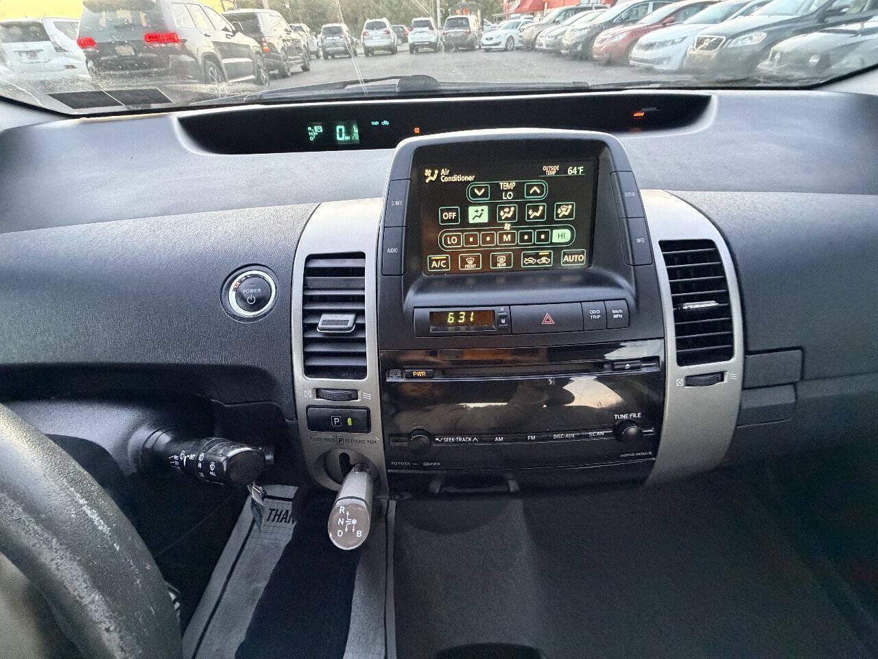 Used 2007 Toyota Prius w/ Pkg 2 FWD image 7