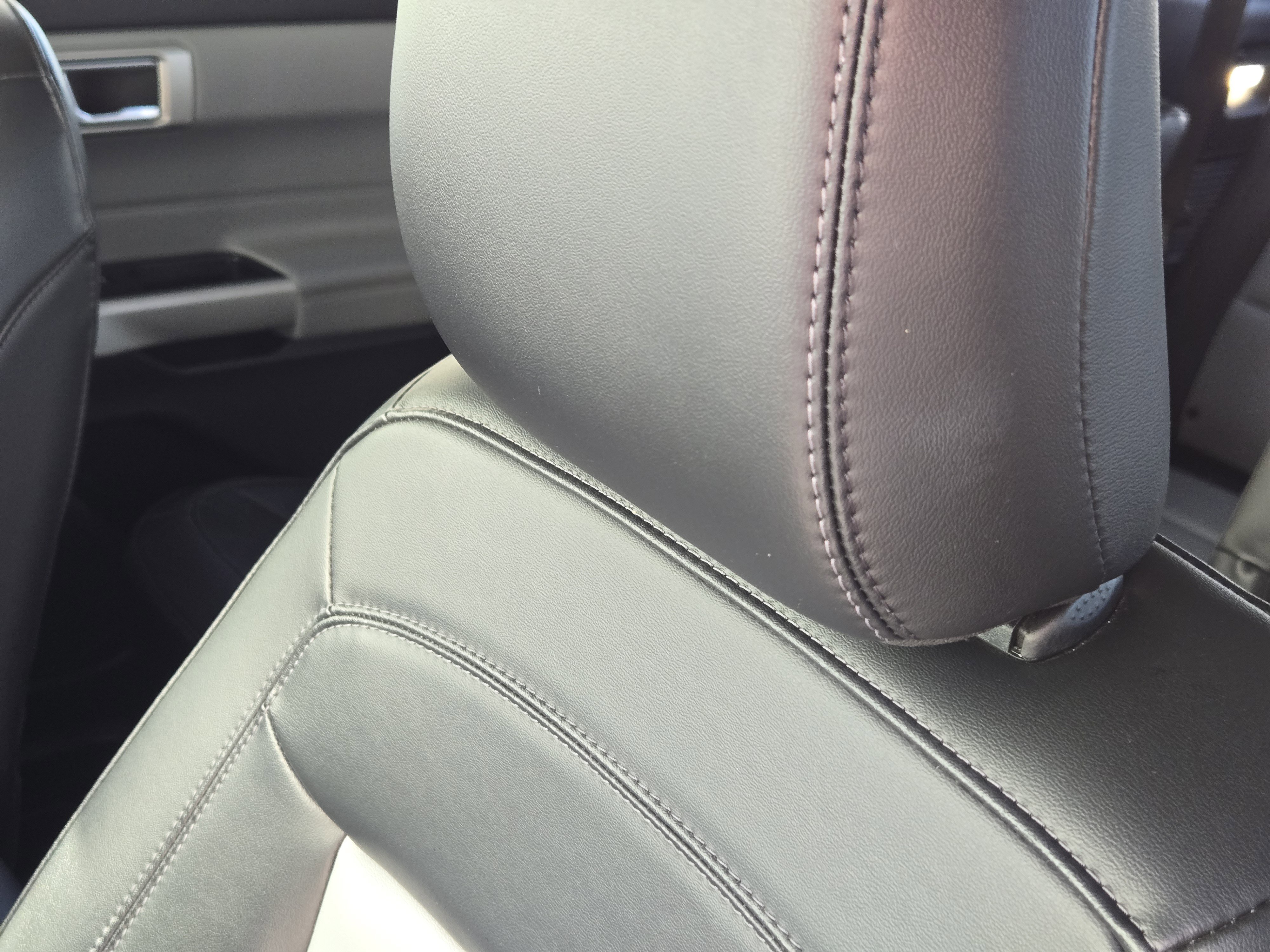 Used 2023 Ford Explorer XLT w/ Equipment Group 202A image 17