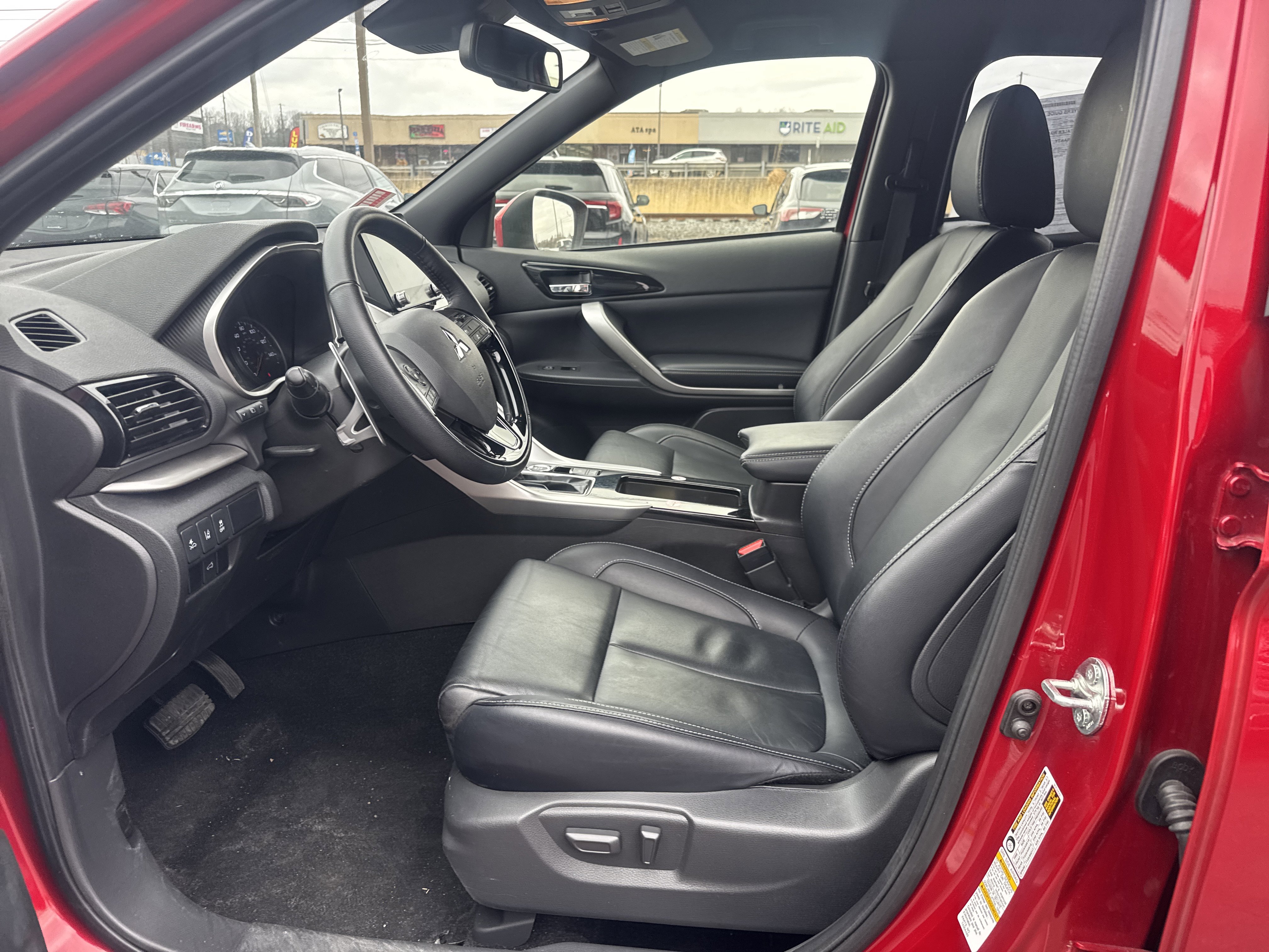 Used 2025 Mitsubishi Eclipse Cross SEL image 12