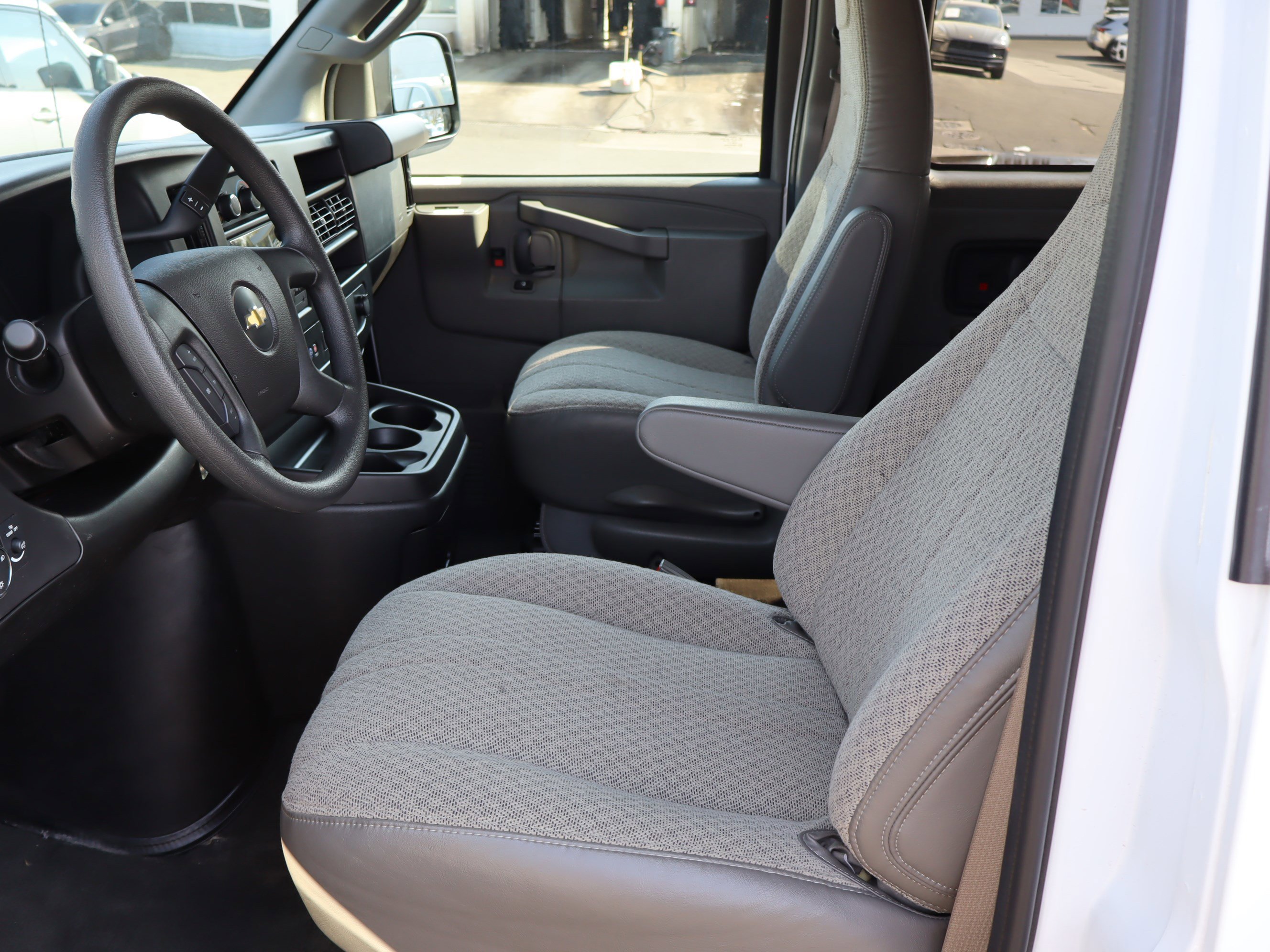 Used 2024 Chevrolet Express 3500 LT w/ LT Preferred Equipment Group image 15