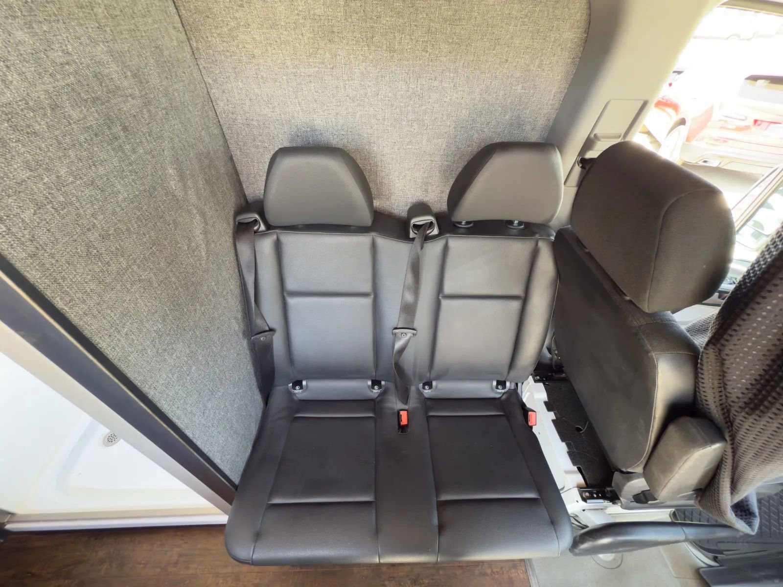 Used 2014 Mercedes-Benz Sprinter 2500 image 24