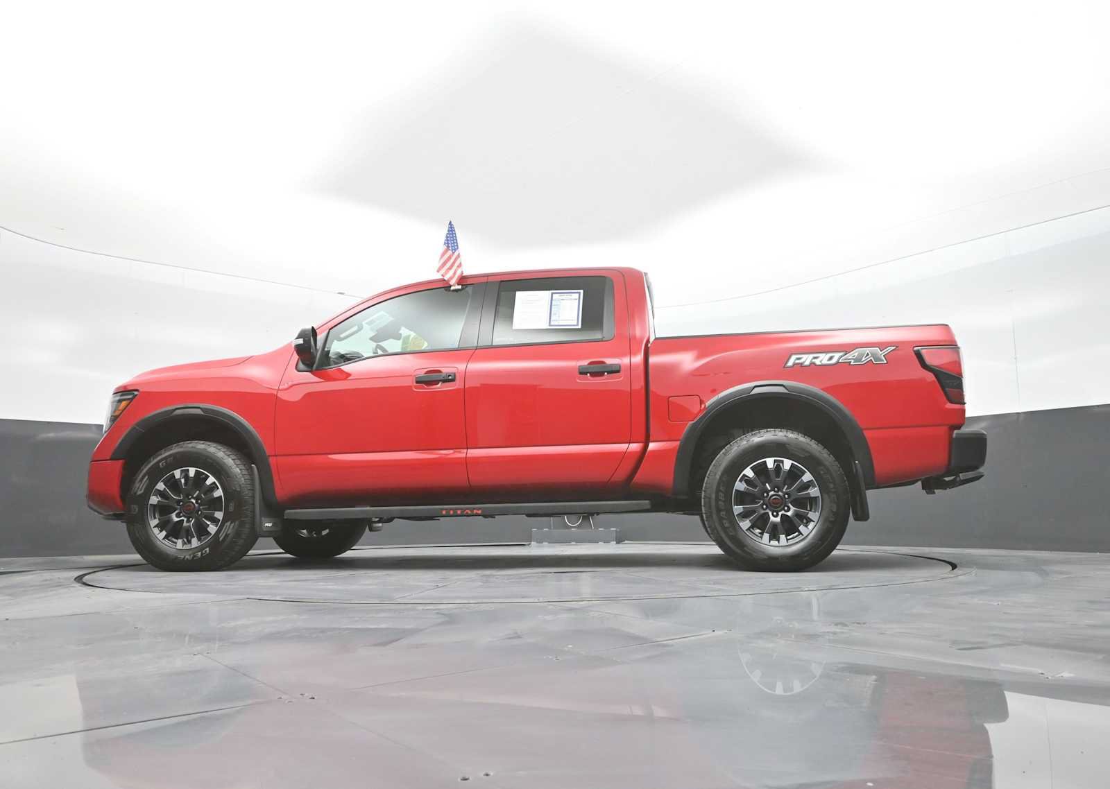 Used 2024 Nissan Titan PRO-4X w/ Pro-4x Convenience Package AWD/4WD image 38