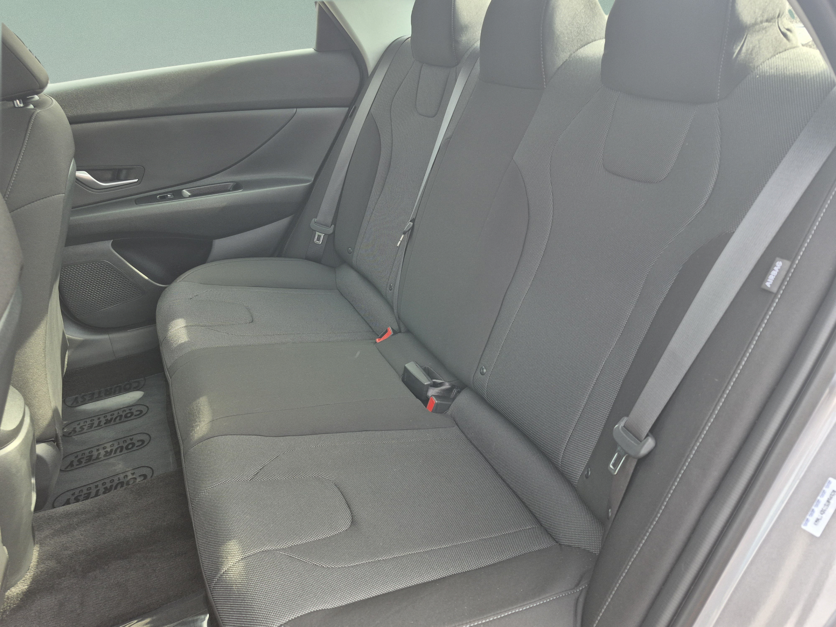 Certified 2025 Hyundai Elantra SE FWD image 16